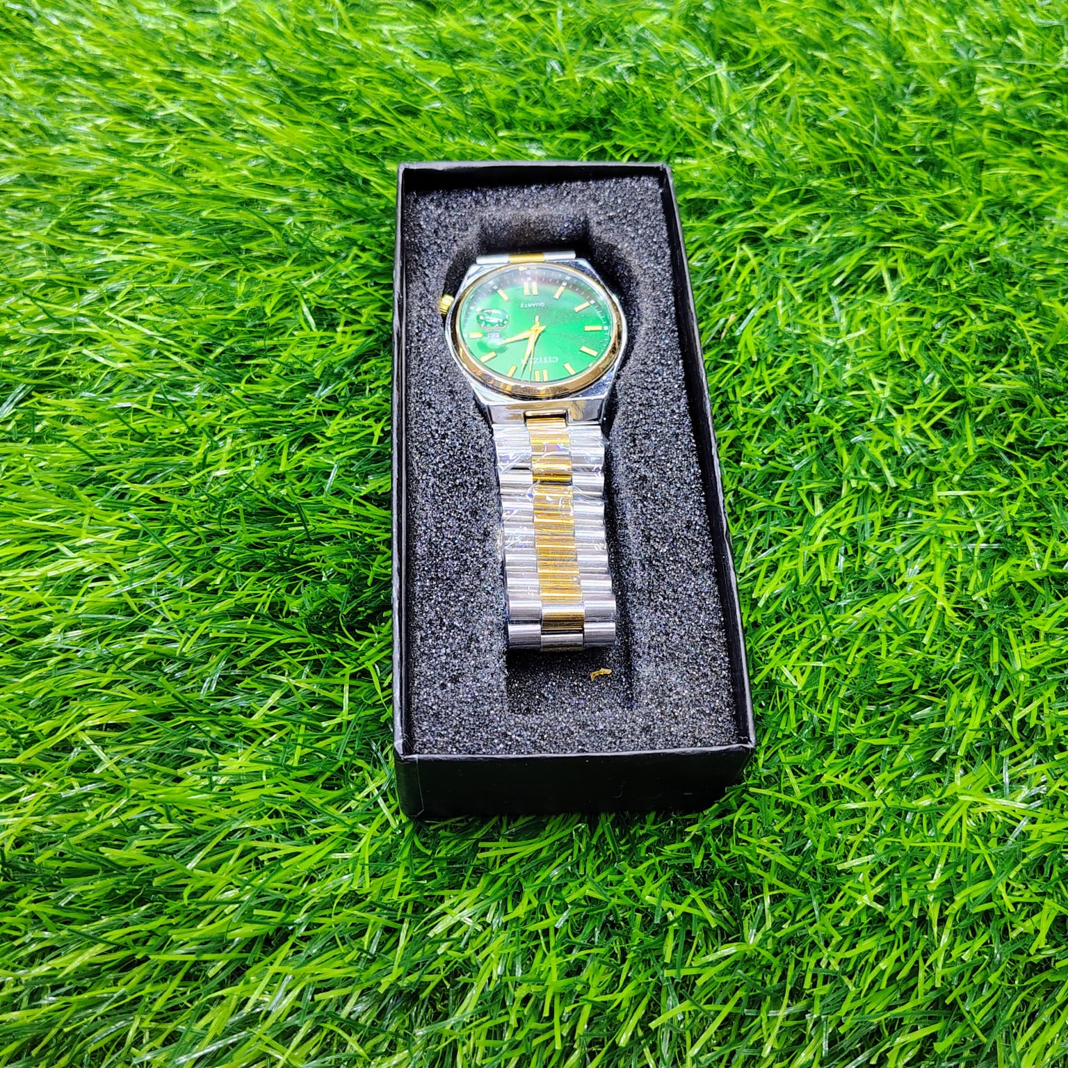 Citizen Watch Silver & Golden Chain with Green Display - Image 3