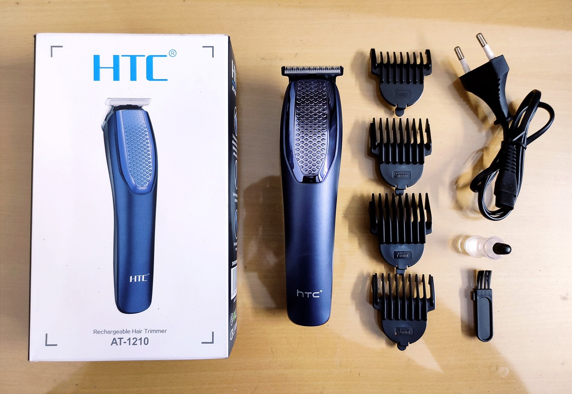 HTC AT-1210 Rechargeable Cordless Beard & Hair Trimmer (Blue) – Dual Battery Support, 4 Clipper Attachments & 45-Min Runtime Grooming Kit - Image 2