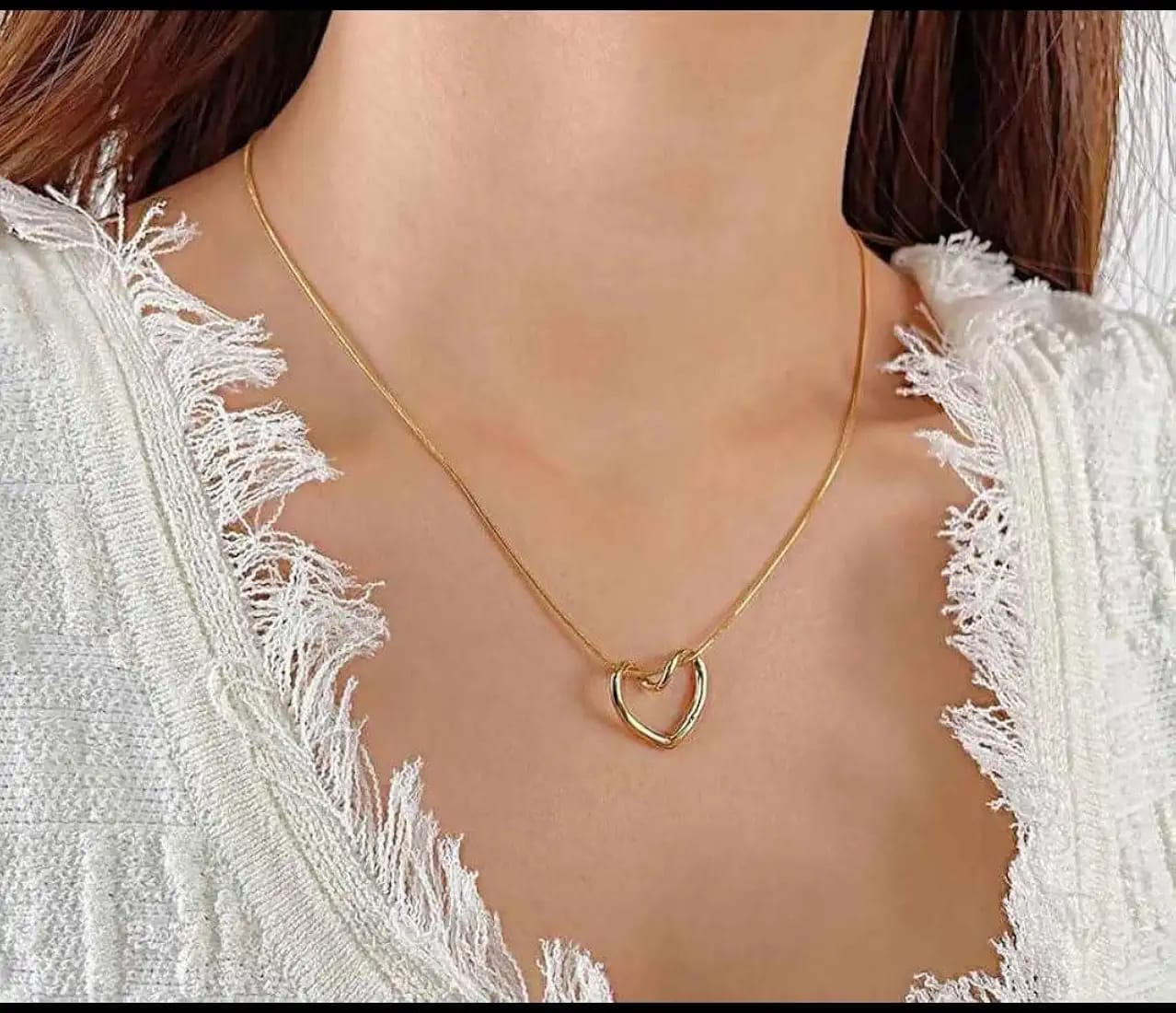 Minimalist Twisted Open-Heart Pendant Necklace - Image 9