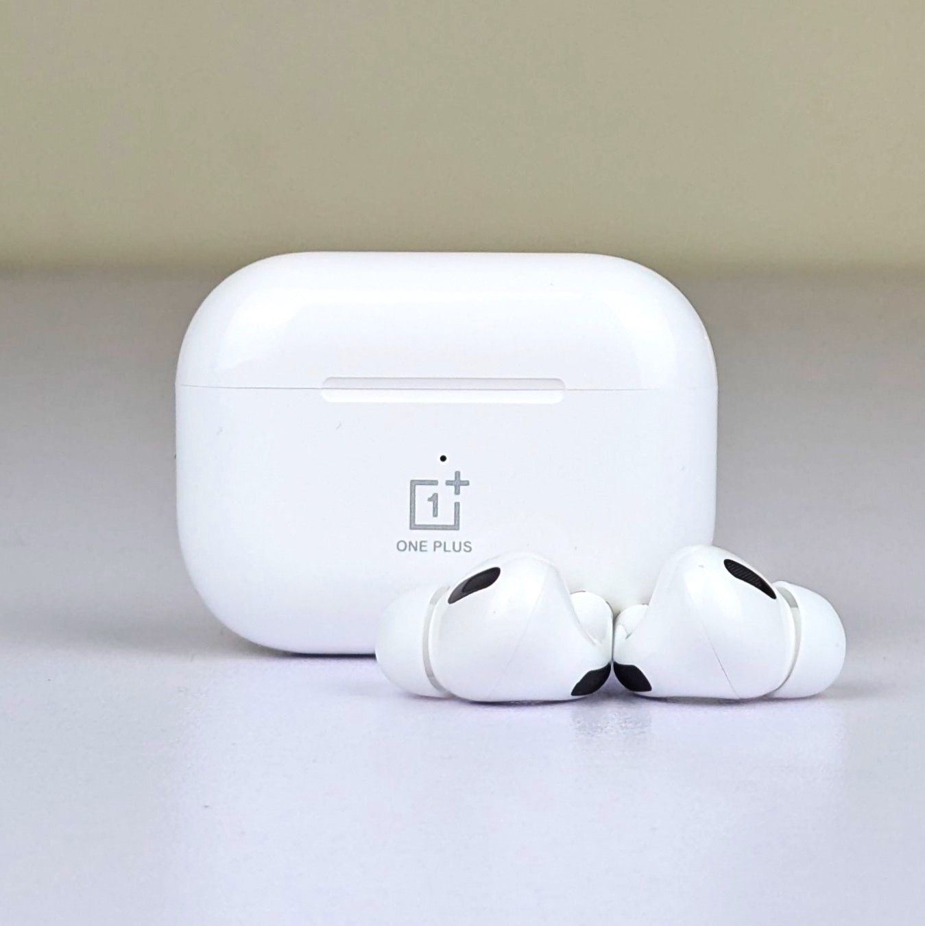 OnePlus AirRO3 True Wireless Bluetooth Earbuds – Noise Reduction TWS Earphones with 360mAh Battery & Clear Sound (White) - Image 5