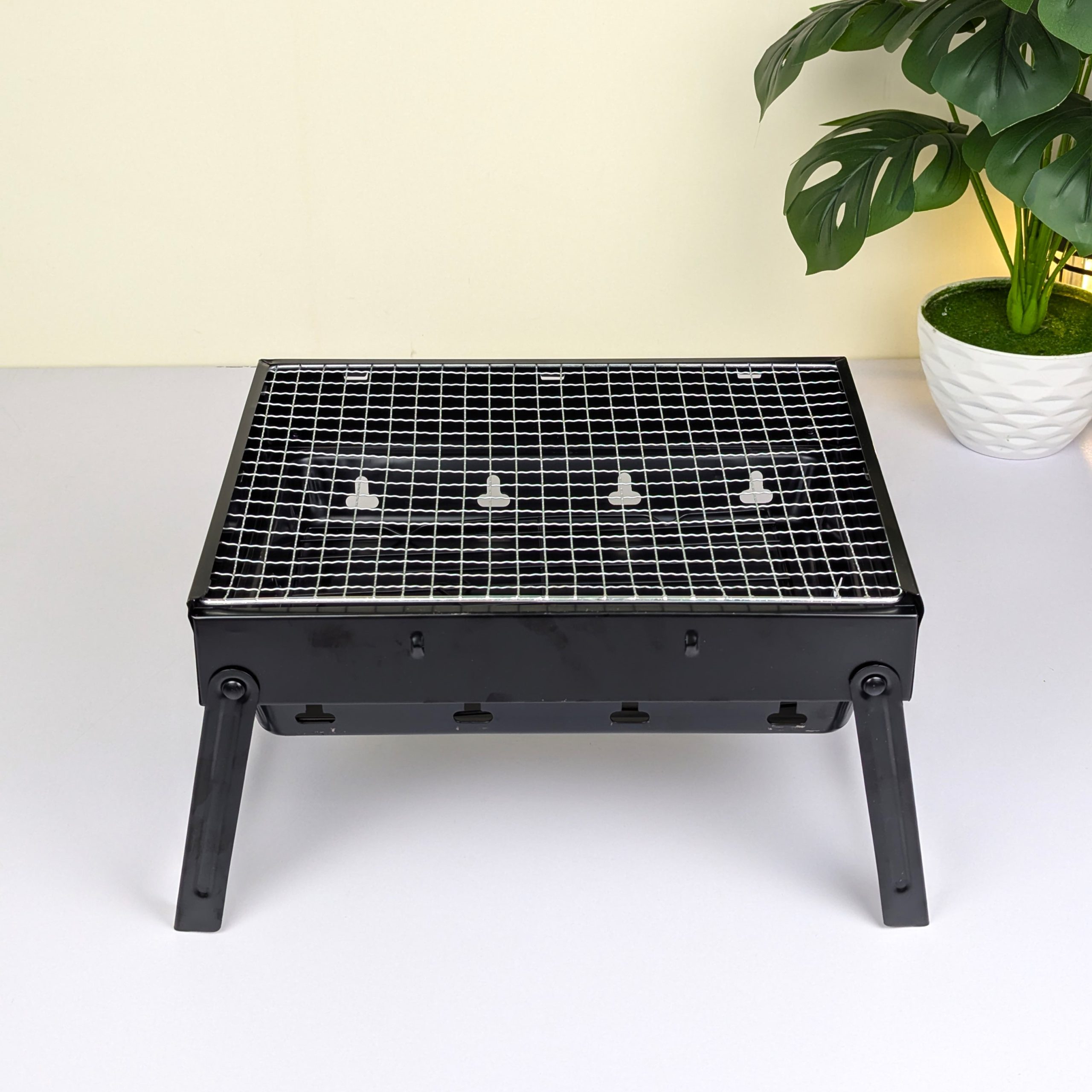 Portable BBQ Maker TL-353 – Lightweight Charcoal Barbecue Grill with Stainless Steel Structure for Outdoor Camping, Family Gatherings & Picnics - Image 5
